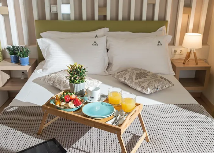 Anny's Residences & *