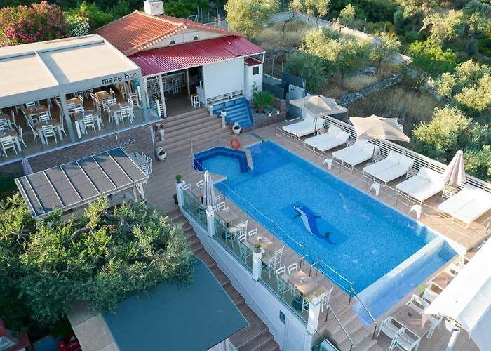 Anny's Residences & Ξενοδοχείο Σκάλα Καλλιράχης