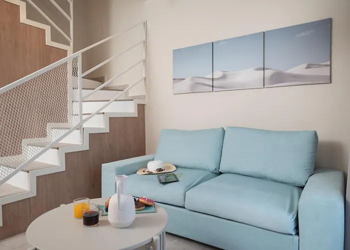 Ξενοδοχείο Anny's Residences & Σκάλα Καλλιράχης